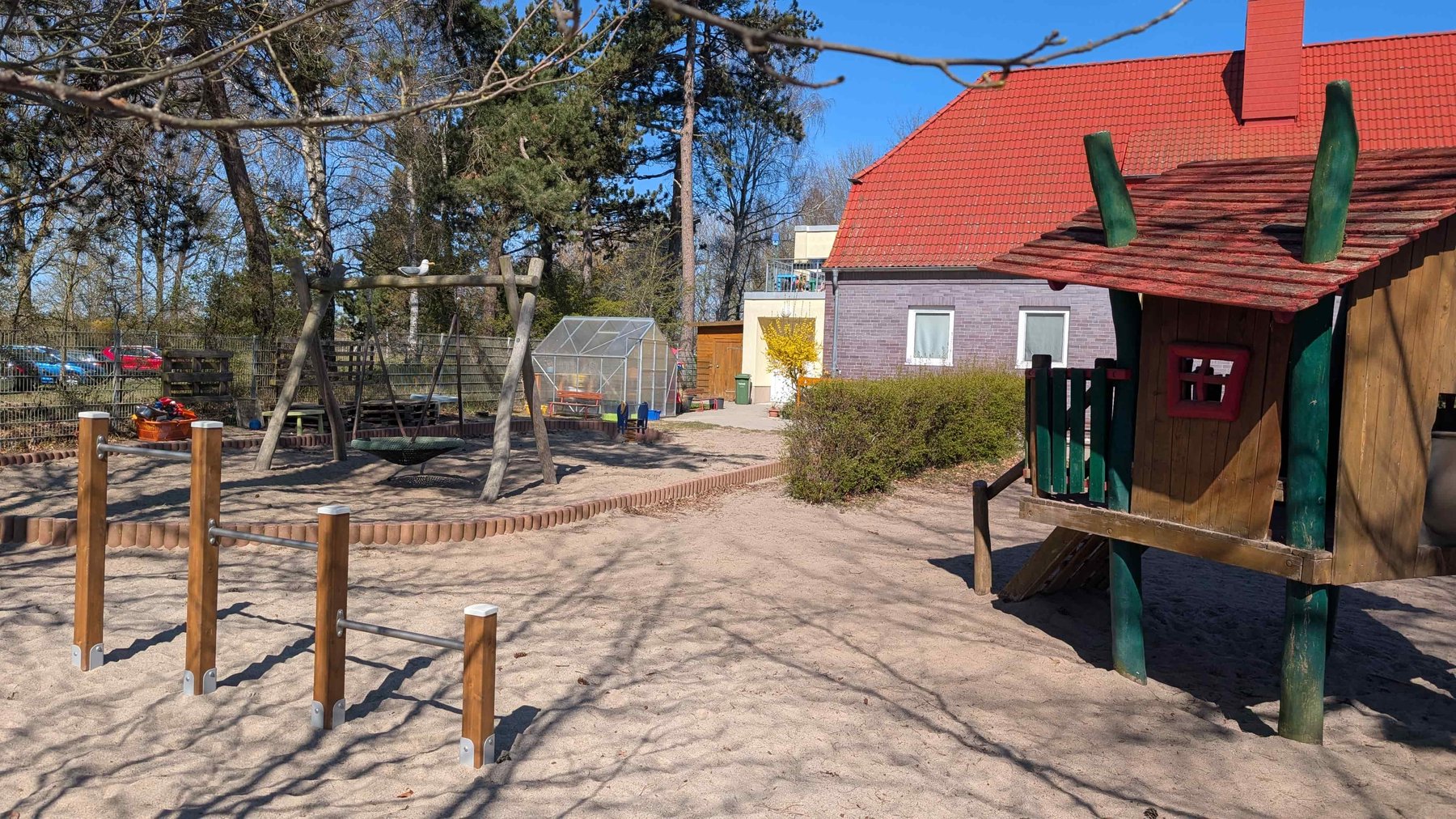 ILL Kita Dünennest Gebäude und Spielplatz