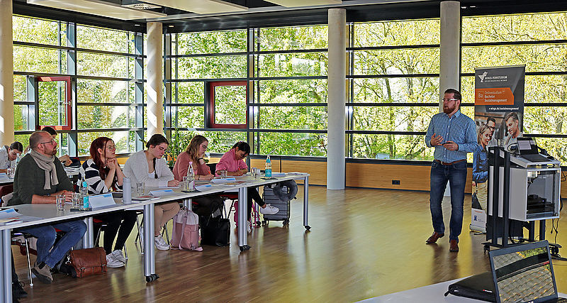 Online-Bachelor-Studiengang „Sozialmanagement“ gestartet - Startbild